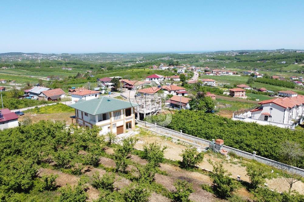 Kandırada Ana Yol Üzeri Satılık 1800m² Arsa İçinde Satılık Villa