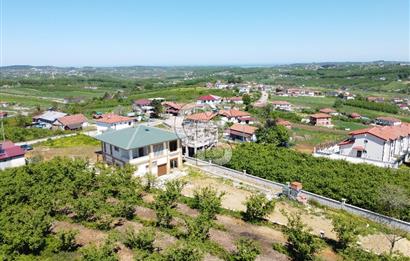 Kandırada Ana Yol Üzeri Satılık 1800m² Arsa İçinde Satılık Villa
