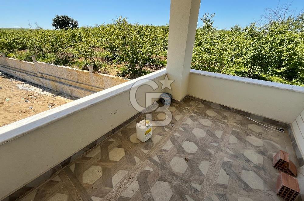 Kandırada Ana Yol Üzeri Satılık 1800m² Arsa İçinde Satılık Villa