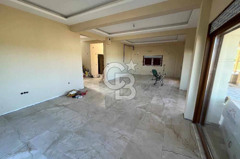 Kandırada Ana Yol Üzeri Satılık 1800m² Arsa İçinde Satılık Villa
