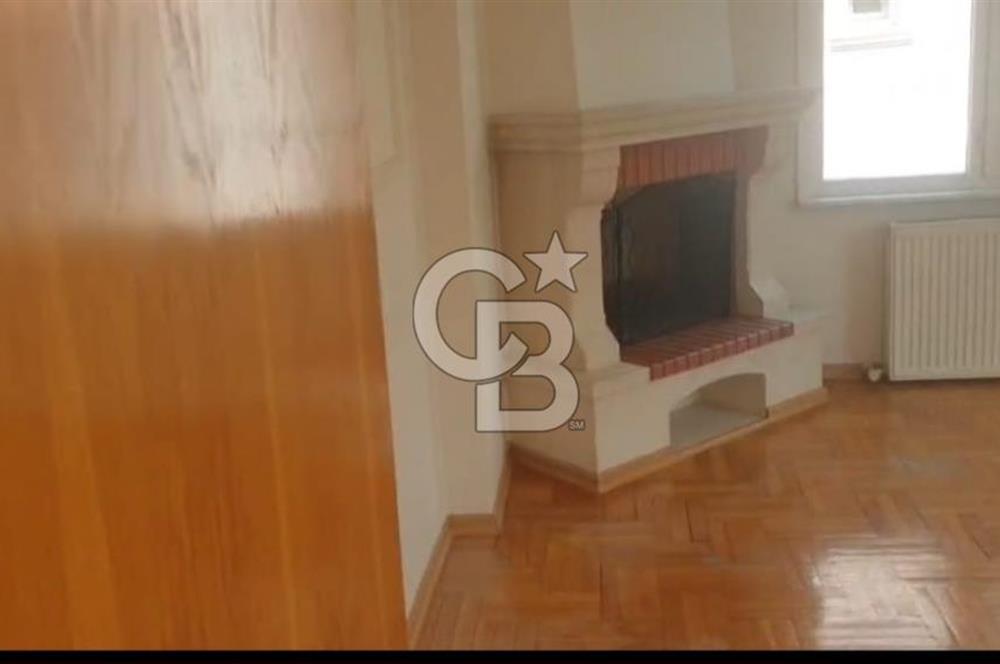 ALTINTEPE LALE SOKAKTA MİNİBÜSE MARMARAYA YAKIN ŞÖMİNELİ FERAH DAİRE