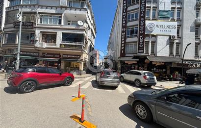 ŞEHRİN EN İŞLEK CADDESİNDE KÖŞEBAŞI KONUMUNDA SATILIK İŞYERİ