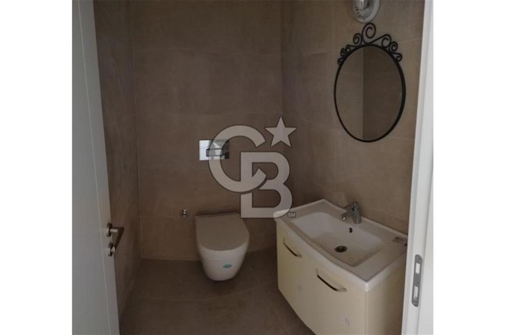 ADLİYE VE STADYUM METROYA YAKIN, FATİH CADDESİ'NDE BAKIMLI 3+1 OFİS