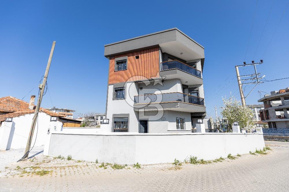 MENDERES CB POYRAZ'DAN GÖRECE'DE MUHTEŞEM KONUMDA MÜSTAKİL VİLLA