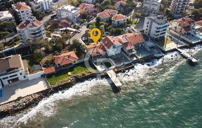 GÜZELBAHÇE SİTELERDE, DENİZE SIFIR TAŞ VİLLA