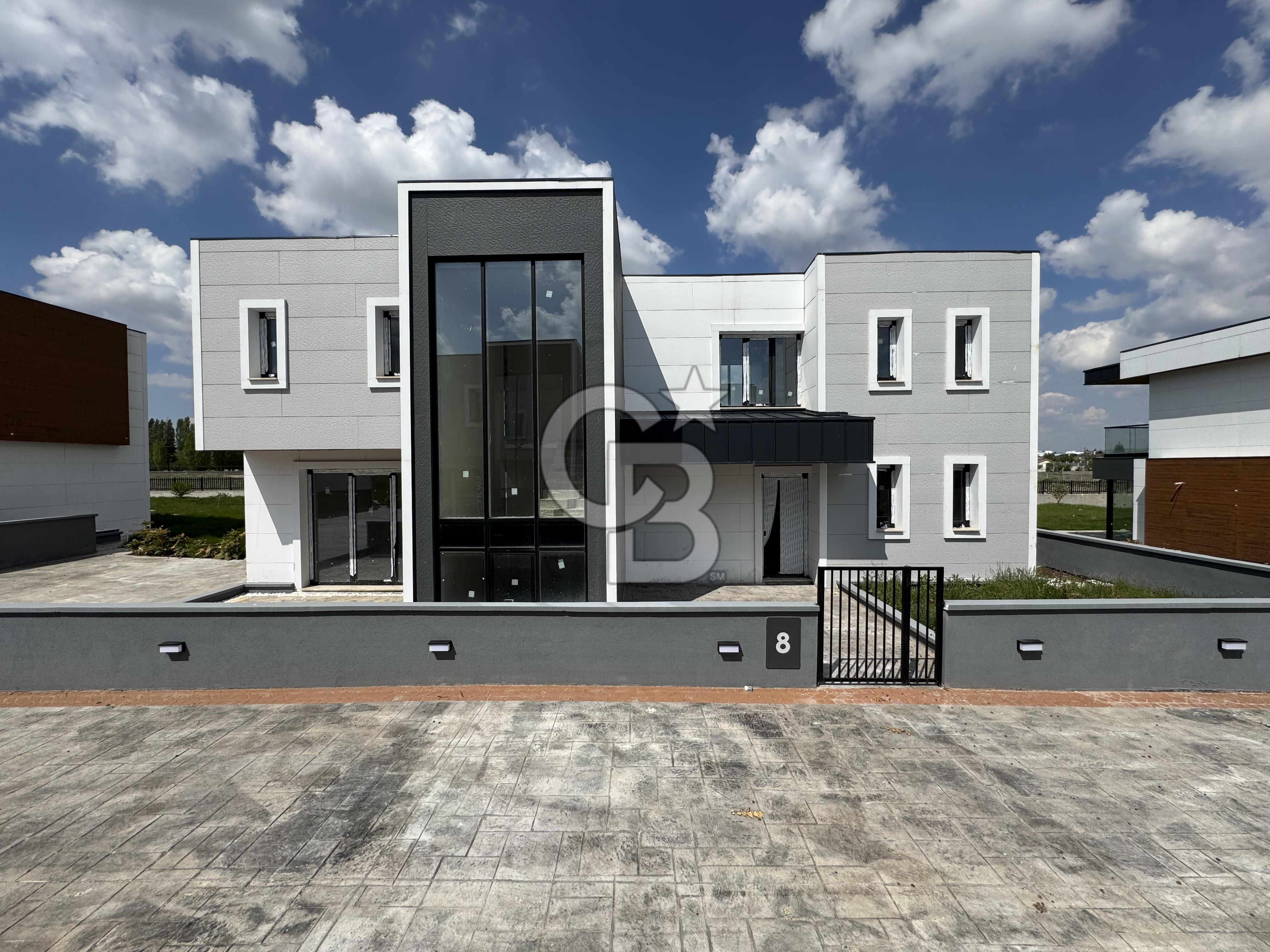 GÖLBAŞI KARŞIYAKA'DA LA PERLA KORU PROJESİNDE 4 ADET LÜKS VİLLA