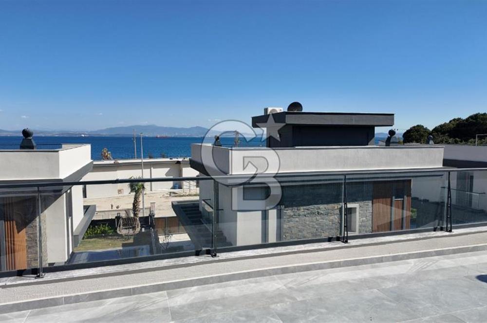 Ramsa Port Çandarlı'da Deniz Manzaralı Satılık 4+1 Eşyalı Villa