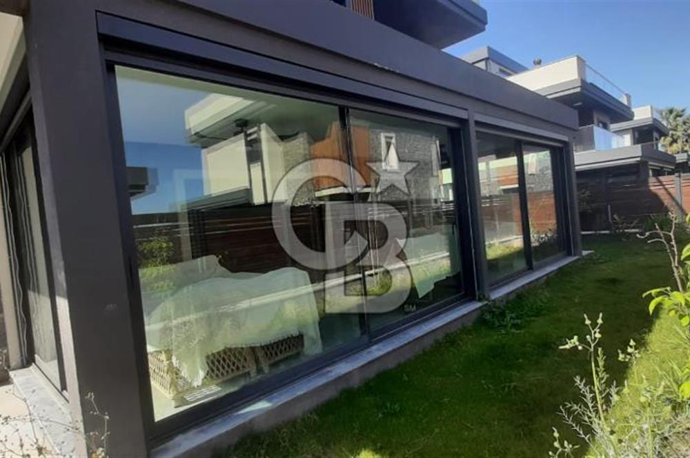 Ramsa Port Çandarlı'da Deniz Manzaralı Satılık 4+1 Eşyalı Villa