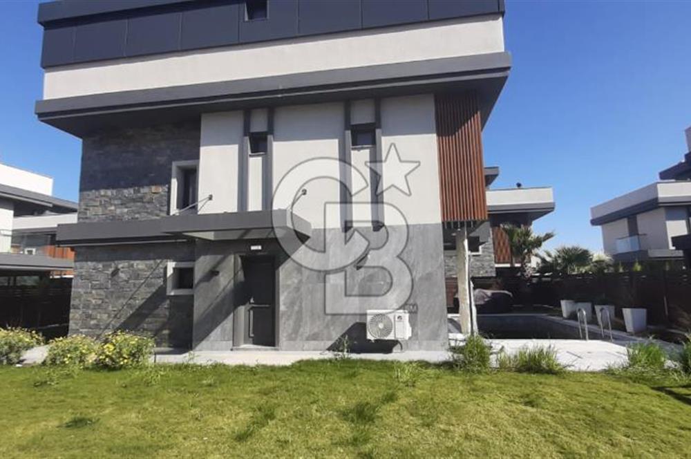 Ramsa Port Çandarlı'da Deniz Manzaralı Satılık 4+1 Eşyalı Villa