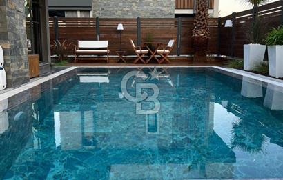 Ramsa Port Çandarlı'da Deniz Manzaralı Satılık 4+1 Eşyalı Villa