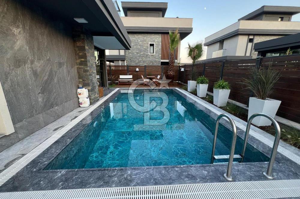 Ramsa Port Çandarlı'da Deniz Manzaralı Satılık 4+1 Eşyalı Villa