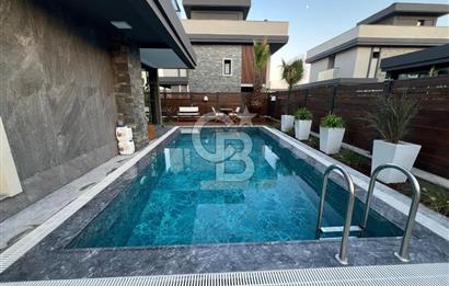 Ramsa Port Çandarlı'da Deniz Manzaralı Satılık 4+1 Eşyalı Villa