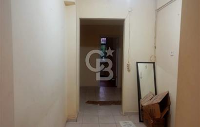KADIKÖY RASİMPAŞA MAH. 1 KATTA 2 ODA 1 SALON BALKONLU AİLE APARTMANINDA