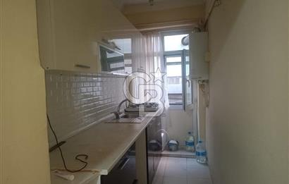 KADIKÖY RASİMPAŞA MAH. 1 KATTA 2 ODA 1 SALON BALKONLU AİLE APARTMANINDA