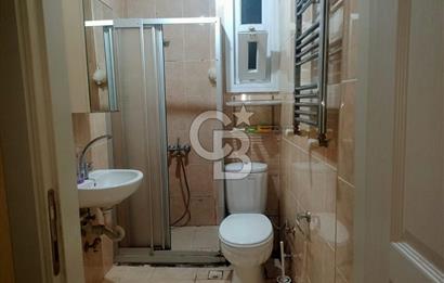 KADIKÖY RASİMPAŞA MAH. 1 KATTA 2 ODA 1 SALON BALKONLU AİLE APARTMANINDA