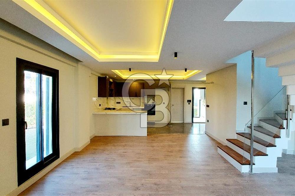 URLA' DA HAVUZLU 4+1 SATILIK VİLLA