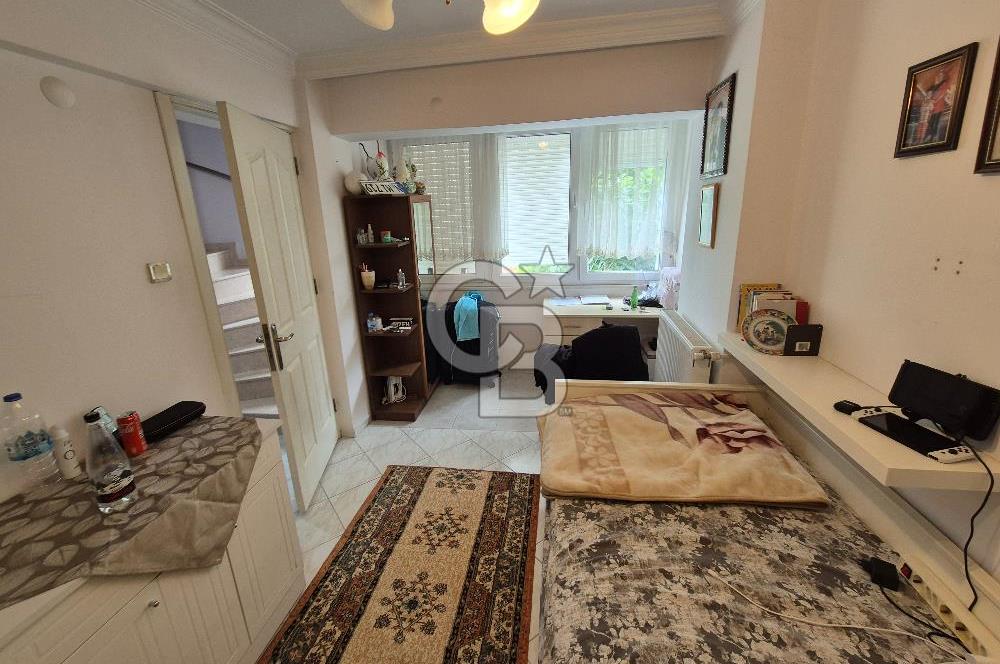 GÜZELYURT'TA SİTE İÇERİSİNDE BAHÇELİ TERASLI SATILIK TRİPLEKS