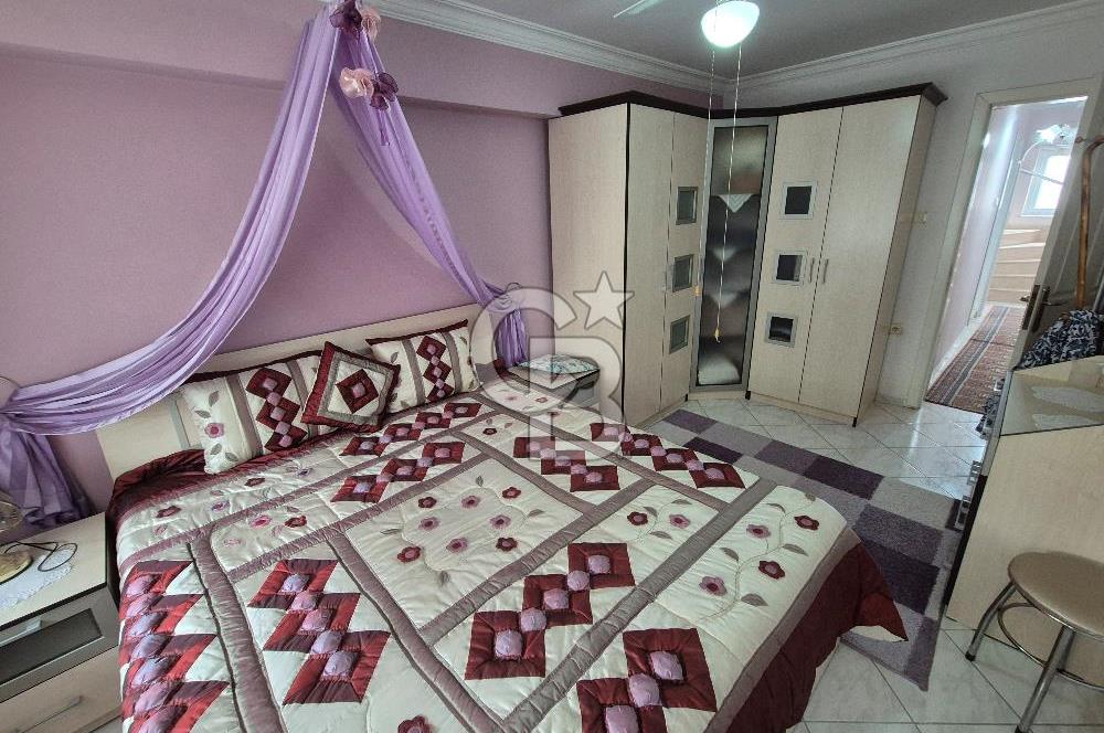 GÜZELYURT'TA SİTE İÇERİSİNDE BAHÇELİ TERASLI SATILIK TRİPLEKS