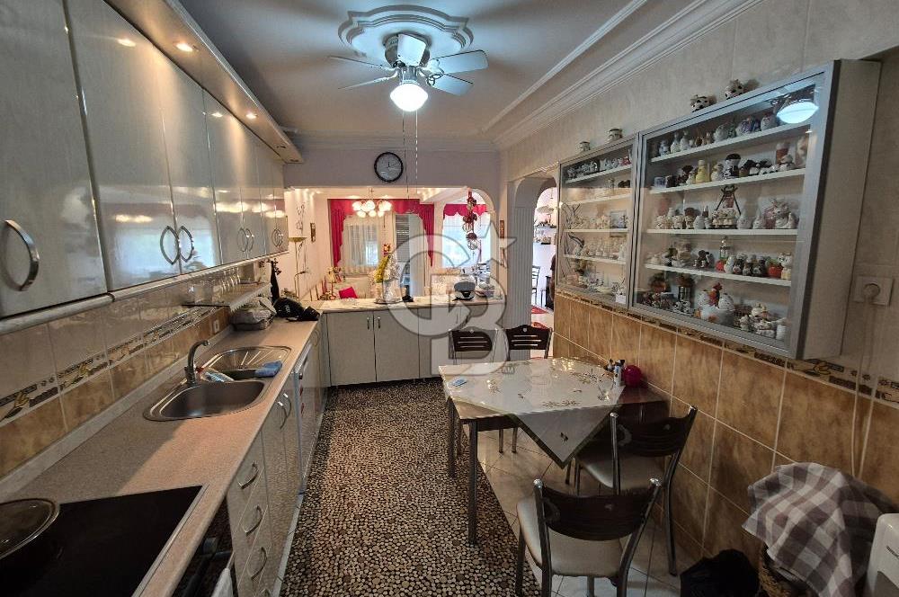 GÜZELYURT'TA SİTE İÇERİSİNDE BAHÇELİ TERASLI SATILIK TRİPLEKS