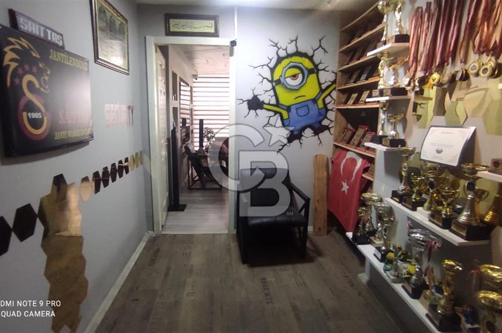 Buca Kozağaç Cadde Üzeri Köşe Konumlu Satılık DÜkkan