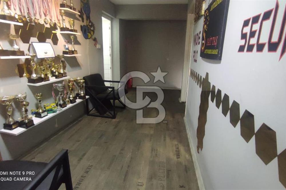 Buca Kozağaç Cadde Üzeri Köşe Konumlu Satılık DÜkkan