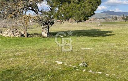 Urla Barbaros Köy içi Ata Miras Satılık   585 M2 Tarla