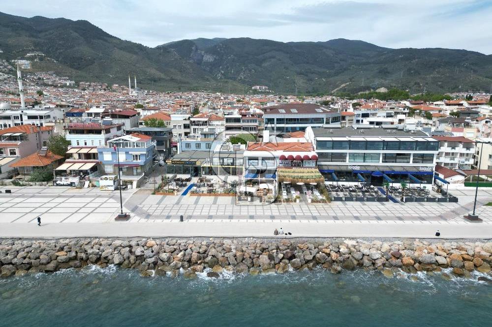 ALTINOLUK KORDONDA 2 DÜKKAN 2 ADET LÜKS DAİRE SATILIK