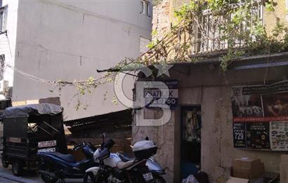 Beyazıt Gedikpasada satılık komple bina ;araba takasına uygun