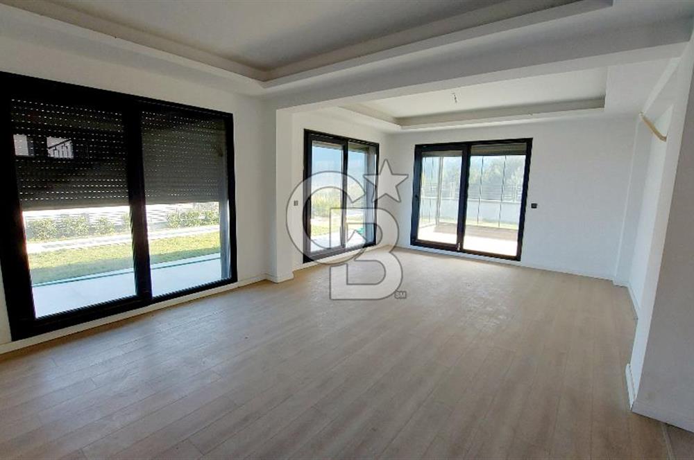 KEMALPAŞA' DA, 4+1 HAVUZLU MÜSTAKİL VİLLA