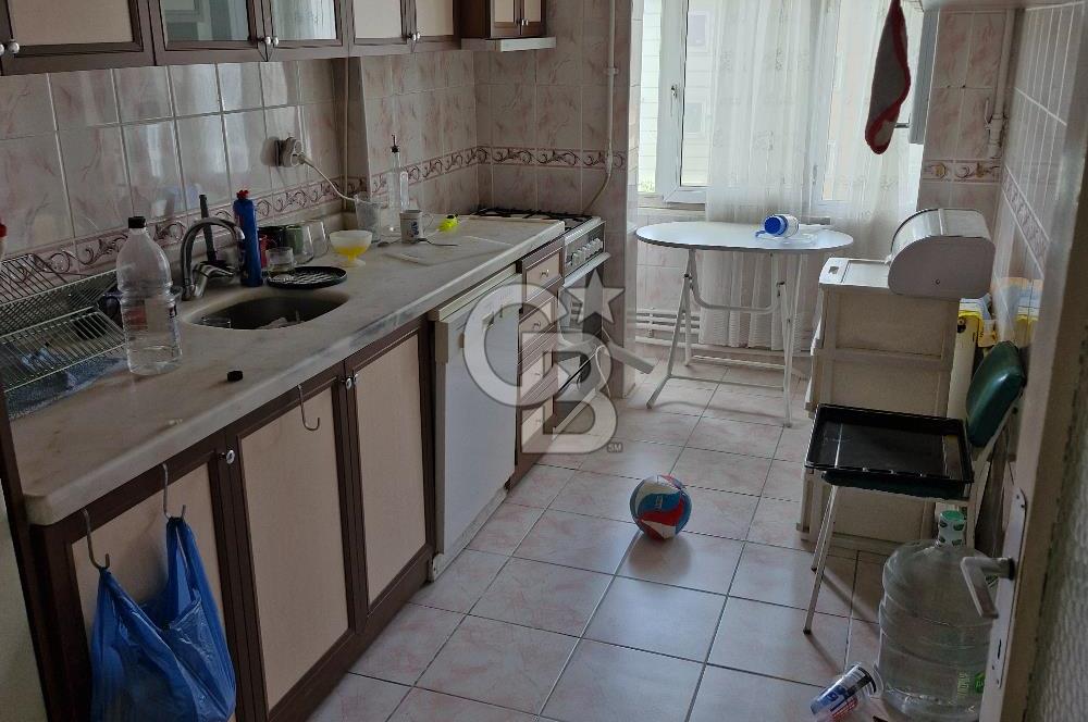 Göztepede eşyalı arakat 3+1 kiralık daire
