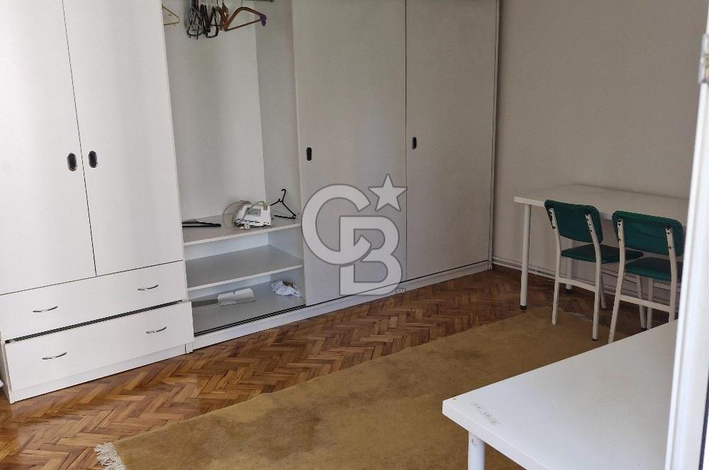 Göztepede eşyalı arakat 3+1 kiralık daire