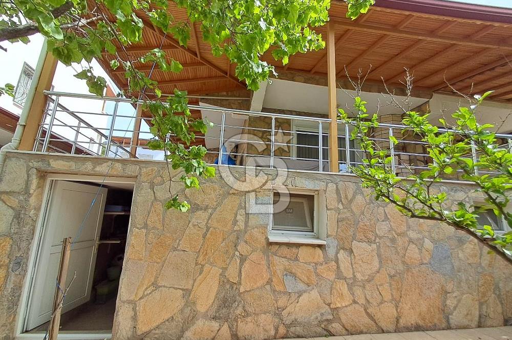 Akbük'te Sevilen Sitede Bahçeli,Deniz Manzaralı 3+1 Bakımlı Villa