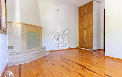 URLA İSKELE'DE DENİZE 50M MESAFEDE SATILIK FIRSAT VİLLA