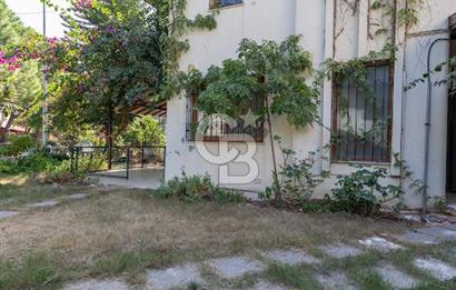 URLA İSKELE'DE DENİZE 50M MESAFEDE SATILIK FIRSAT VİLLA