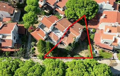 URLA İSKELE'DE DENİZE 50M MESAFEDE SATILIK FIRSAT VİLLA