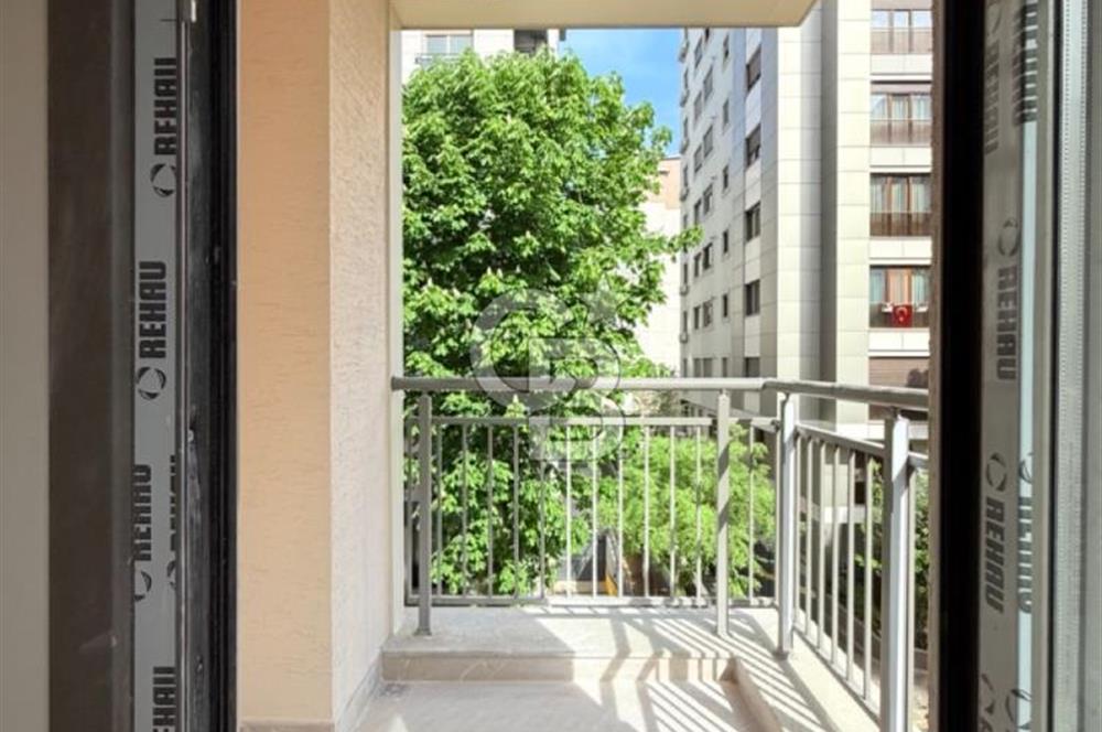 Erenköy Yakutlar Sokakta Özel Mimarili SIFIR Kiralık