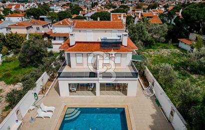 Çeşme Alaçatı' da Satılık Havuzlu Müstakil Villa 