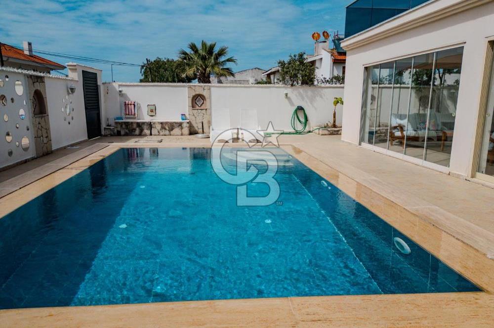 Çeşme Alaçatı' da Satılık Havuzlu Müstakil Villa 