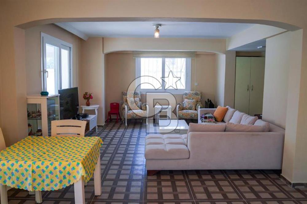 Çeşme Alaçatı' da Satılık Havuzlu Müstakil Villa 