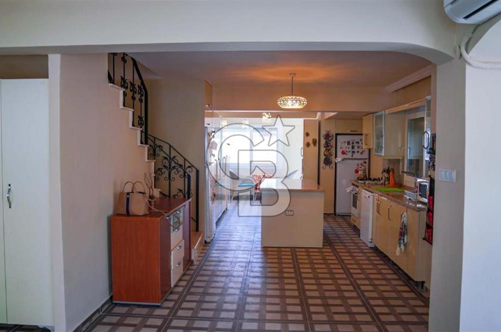 Çeşme Alaçatı' da Satılık Havuzlu Müstakil Villa 