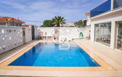 Çeşme Alaçatı' da Satılık Havuzlu Müstakil Villa 