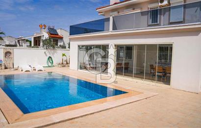 Çeşme Alaçatı' da Satılık Havuzlu Müstakil Villa 
