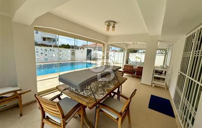 Çeşme Alaçatı' da Satılık Havuzlu Müstakil Villa 