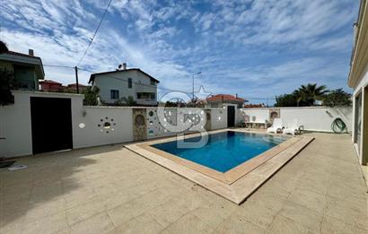 Çeşme Alaçatı' da Satılık Havuzlu Müstakil Villa 