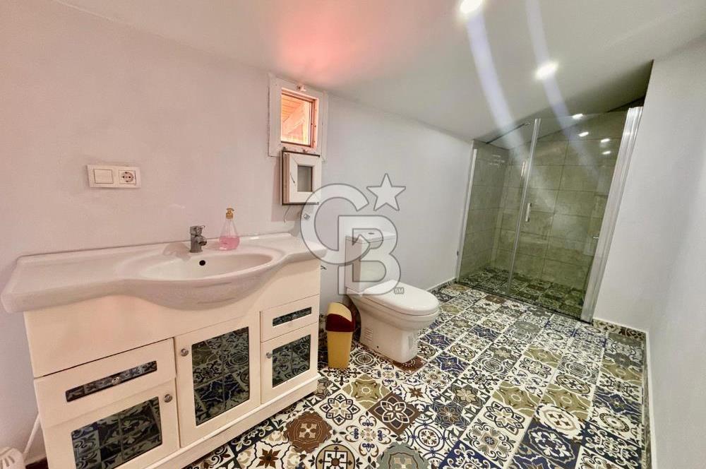 Çeşme Alaçatı' da Satılık Havuzlu Müstakil Villa 