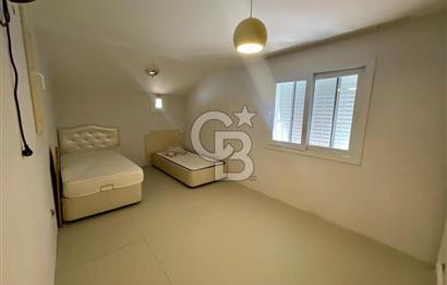 Çeşme Alaçatı' da Satılık Havuzlu Müstakil Villa 