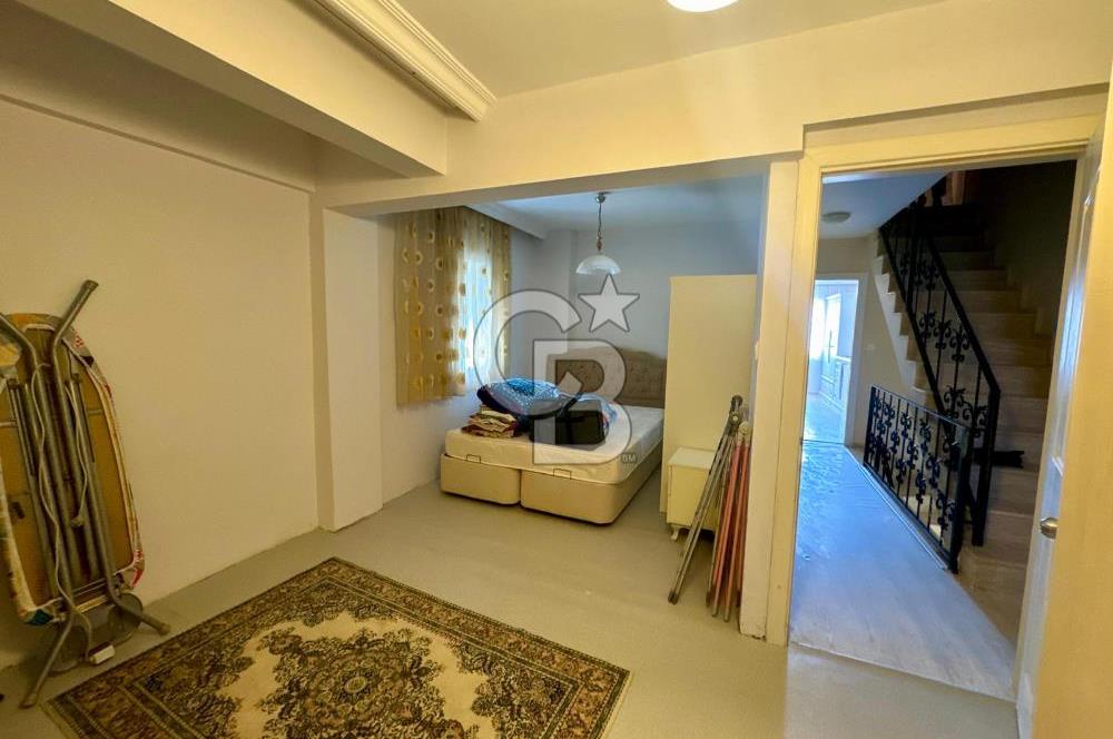 Çeşme Alaçatı' da Satılık Havuzlu Müstakil Villa 