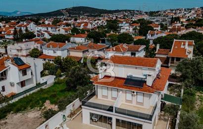 Çeşme Alaçatı' da Satılık Havuzlu Müstakil Villa 