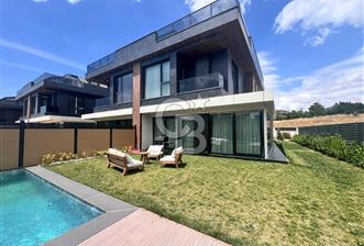 Beylikdüzü Kozan Villaları'nda 5+1 Deniz Manzaralı Satılık Villalar
