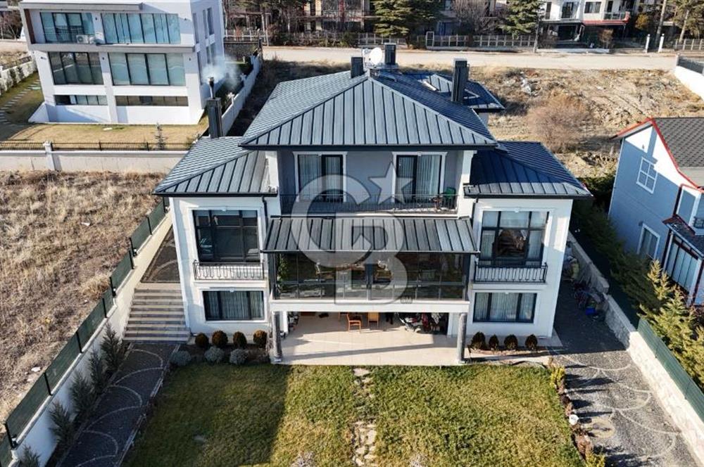 GÖLBAŞI GÜZELYALI SATILIK LÜKS 7+2 VİLLA MOGAN GÖLÜ MANZARALI